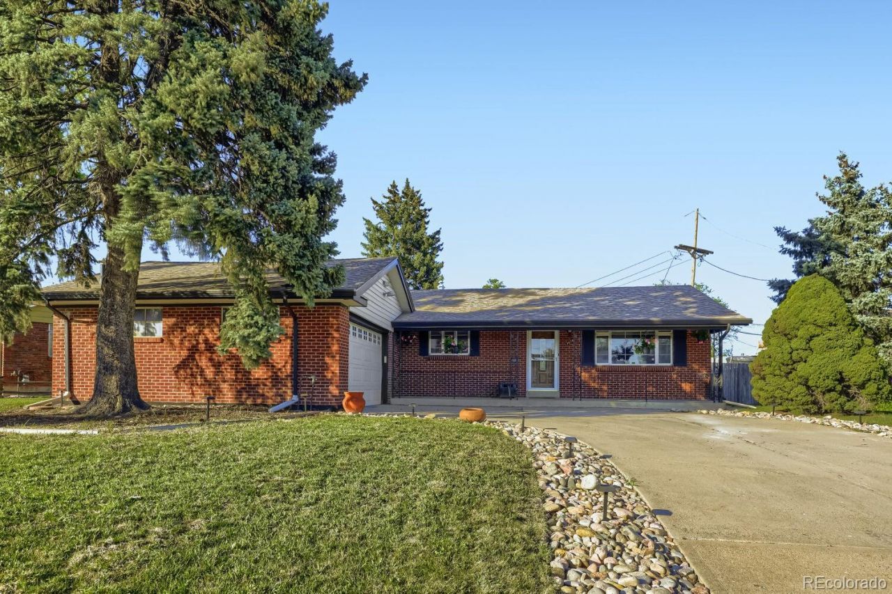 7678 Elmwood Lane, Denver, CO 80221 Main Photo