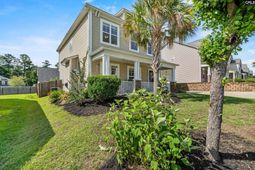 111 Arbor Springs Drive photo 4