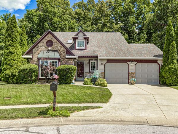 275 Inland Circle , Avon, IN 46123