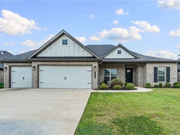 1320 Paragon , Centerton, AR 72719