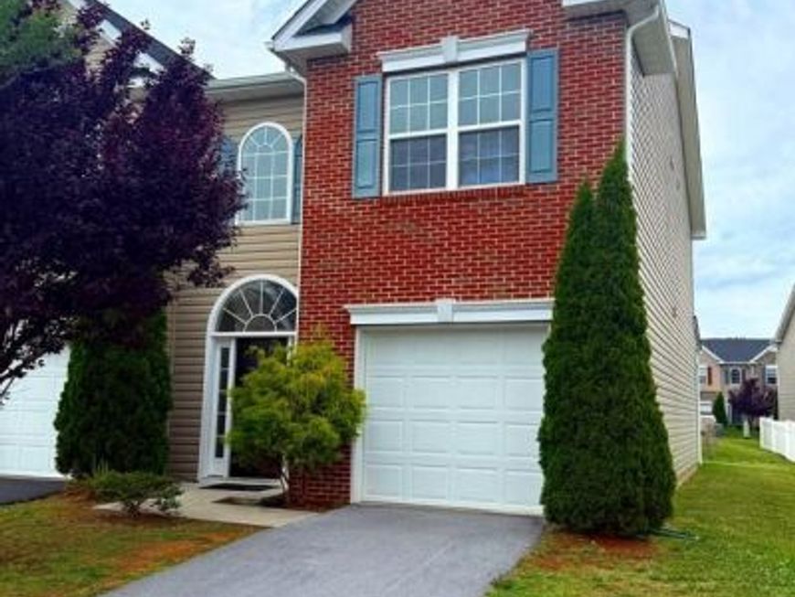 25 Cavendish Way , Falling Waters, WV 25419 Main Photo