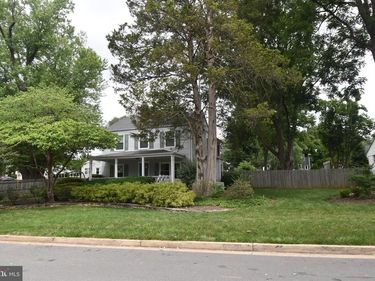 2901 MEADOW VIEW ROAD, FALLS CHURCH, VA 22042