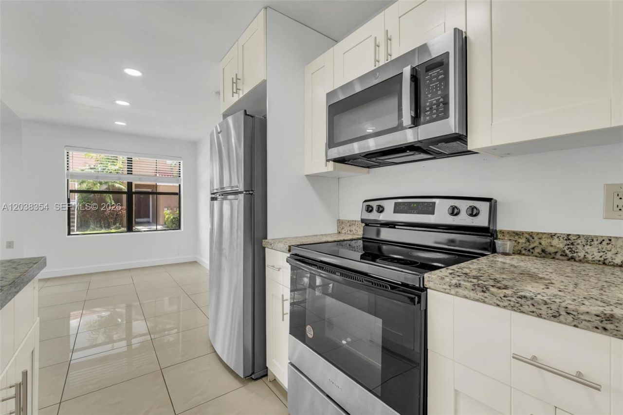 15560 SW 104th Ter, Unit 6112, Miami, FL 33196 Photo