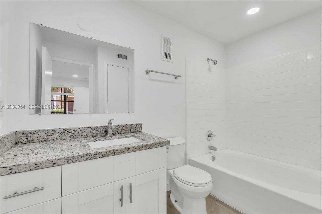 15560 SW 104th Ter, Unit 6112, Miami, FL 33196 Photo