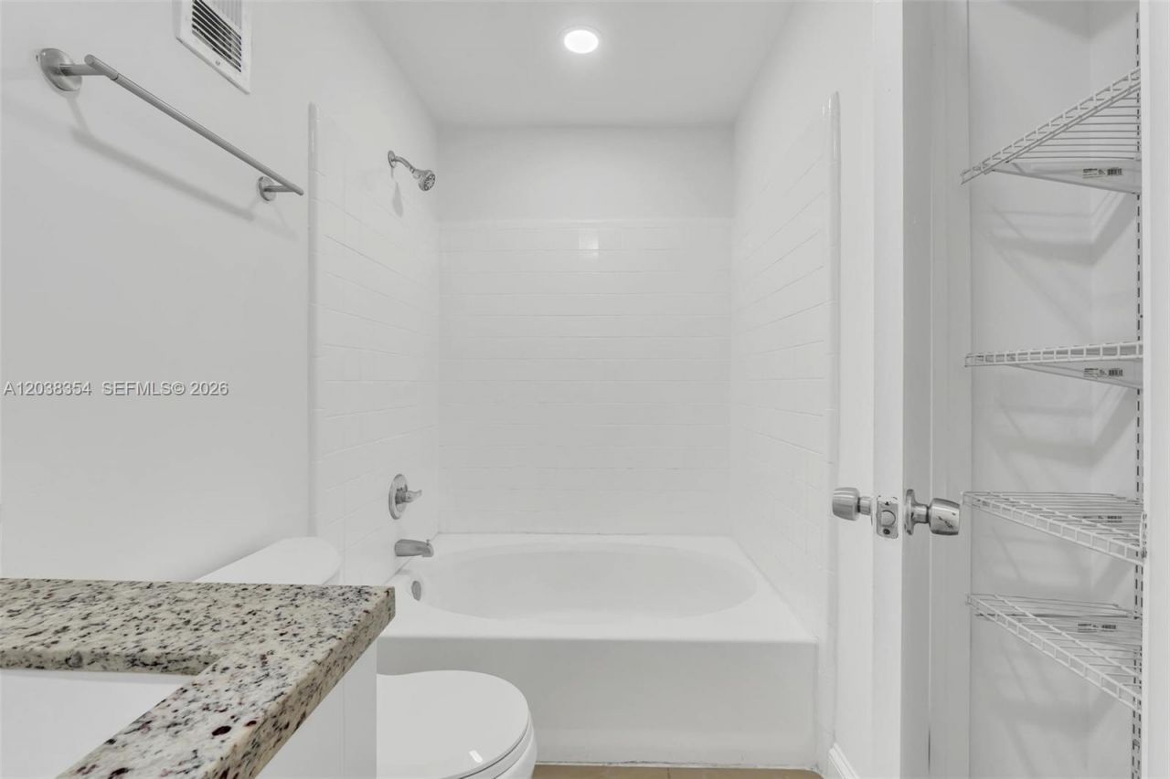 15560 SW 104th Ter, Unit 6112, Miami, FL 33196 Photo