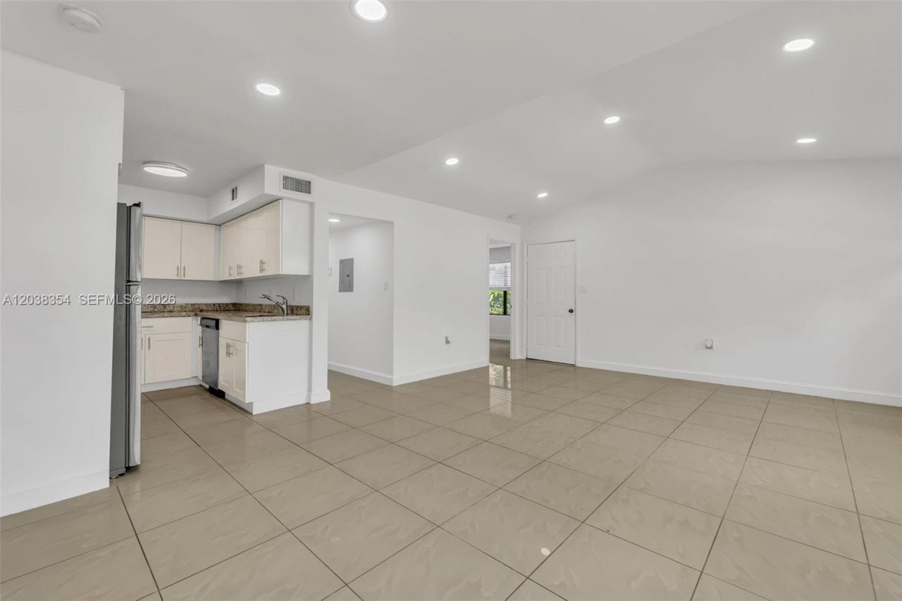 15560 SW 104th Ter, Unit 6112, Miami, FL 33196 Photo