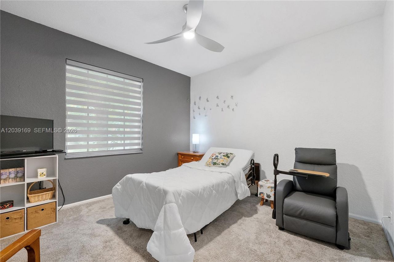 1522 NW 182nd Way, Pembroke Pines, FL 33029 Photo