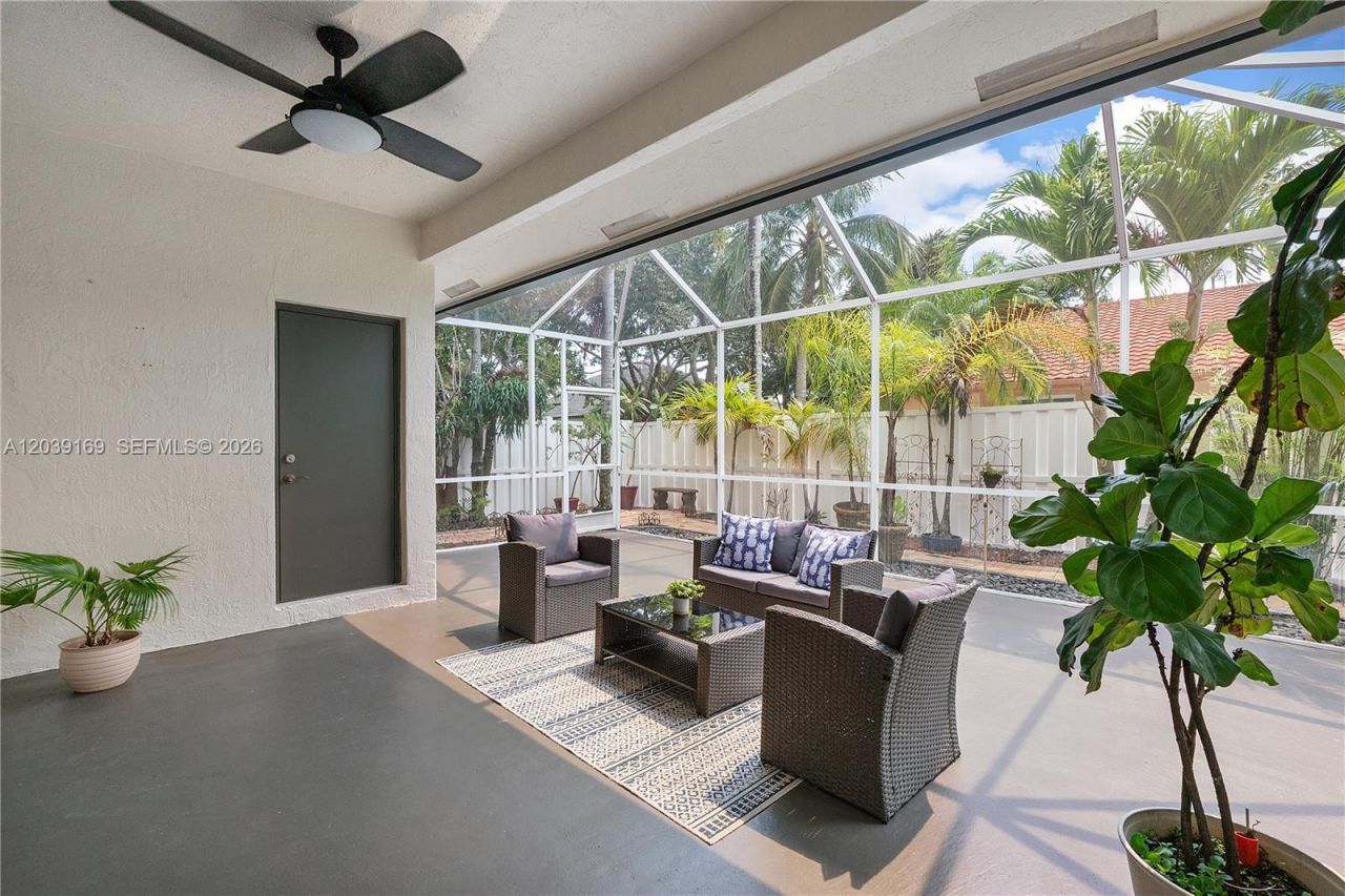 1522 NW 182nd Way, Pembroke Pines, FL 33029 Photo