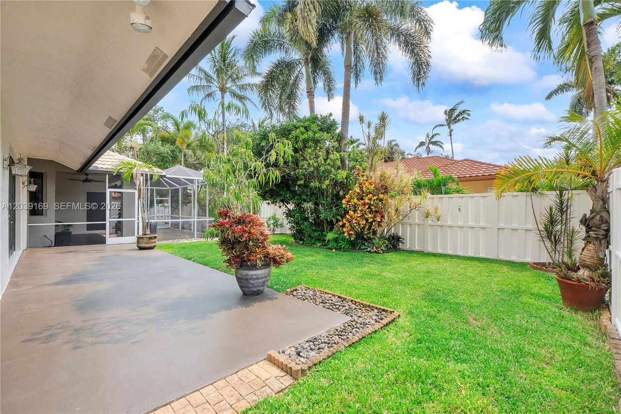 1522 NW 182nd Way, Pembroke Pines, FL 33029 Photo