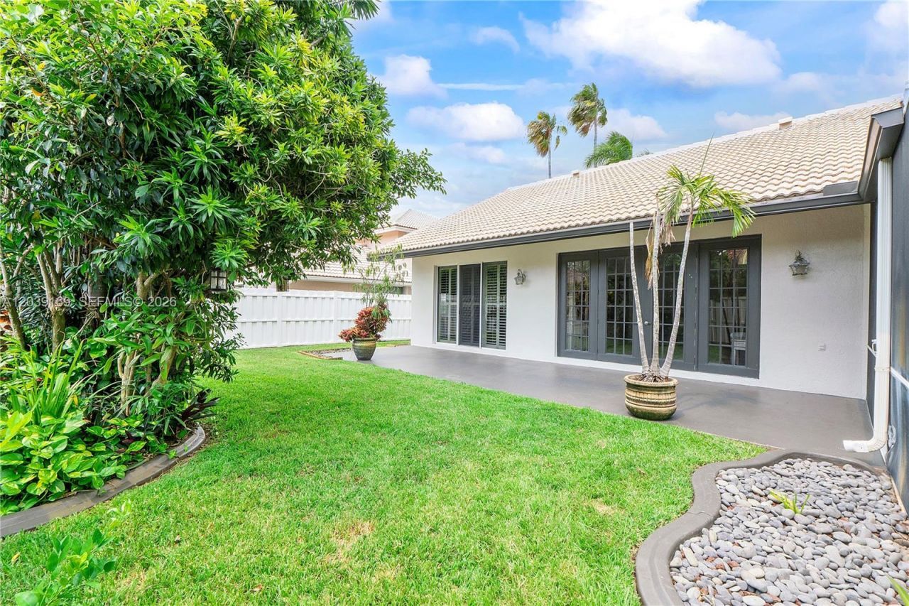 1522 NW 182nd Way, Pembroke Pines, FL 33029 Photo