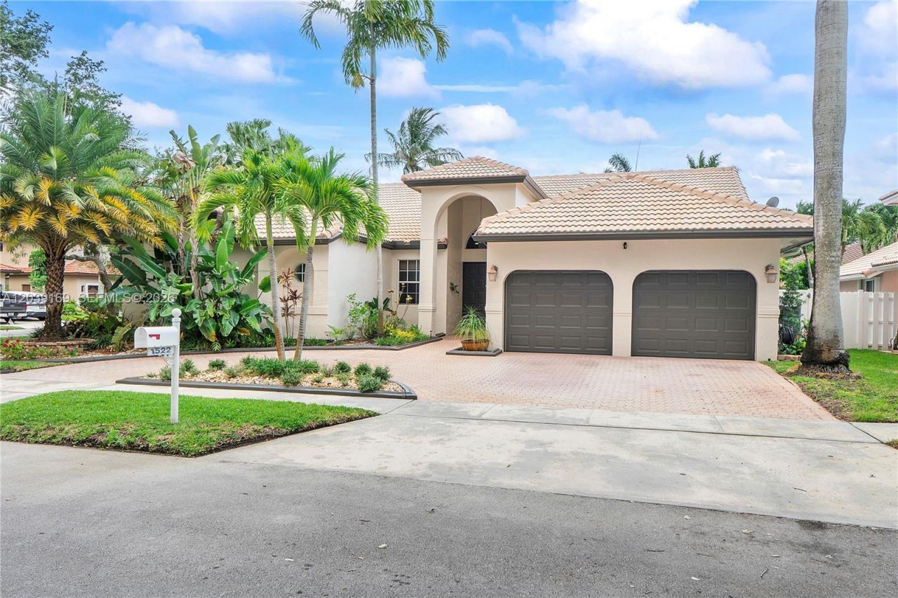 1522 NW 182nd Way, Pembroke Pines, FL 33029 Photo