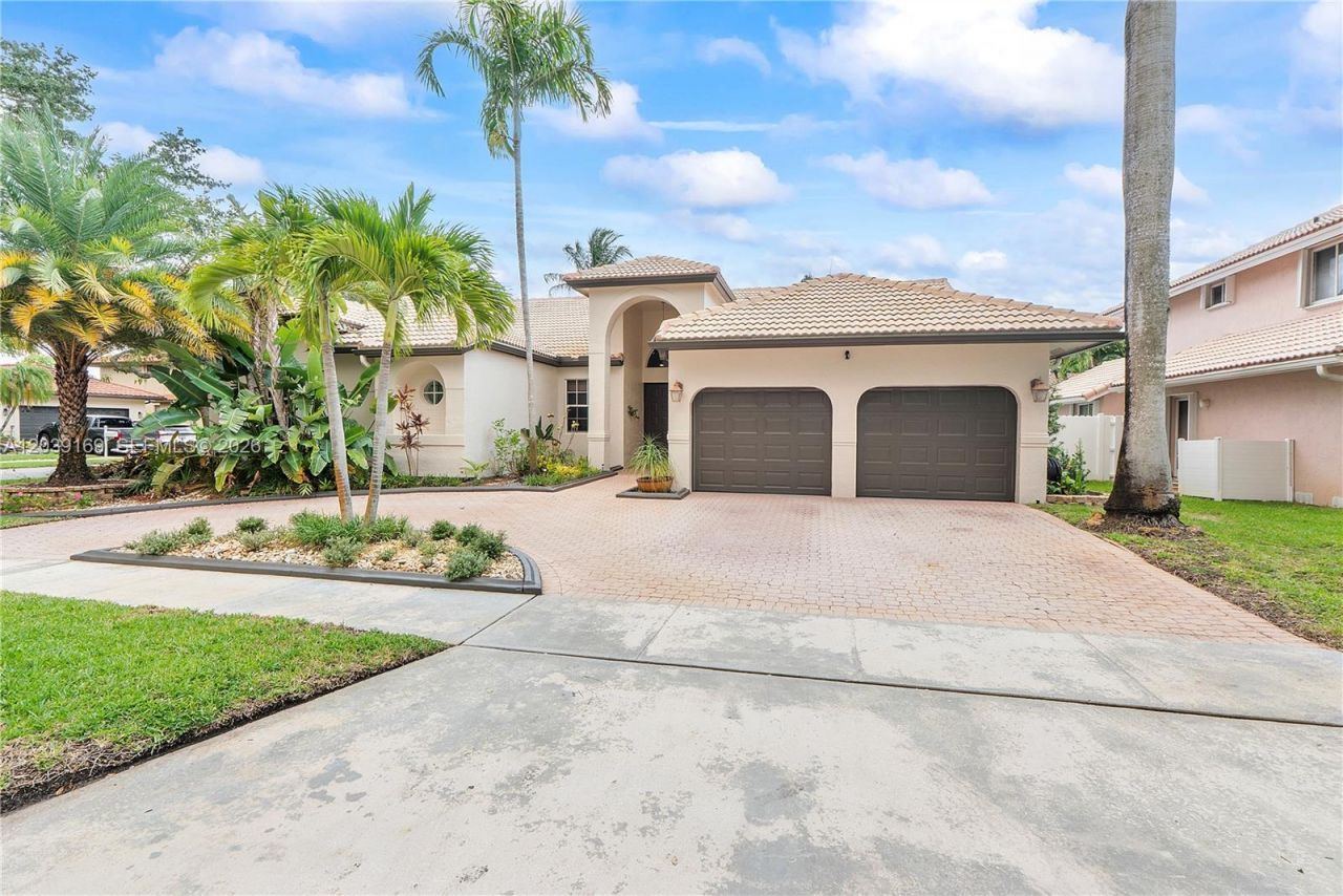 1522 NW 182nd Way, Pembroke Pines, FL 33029 Photo