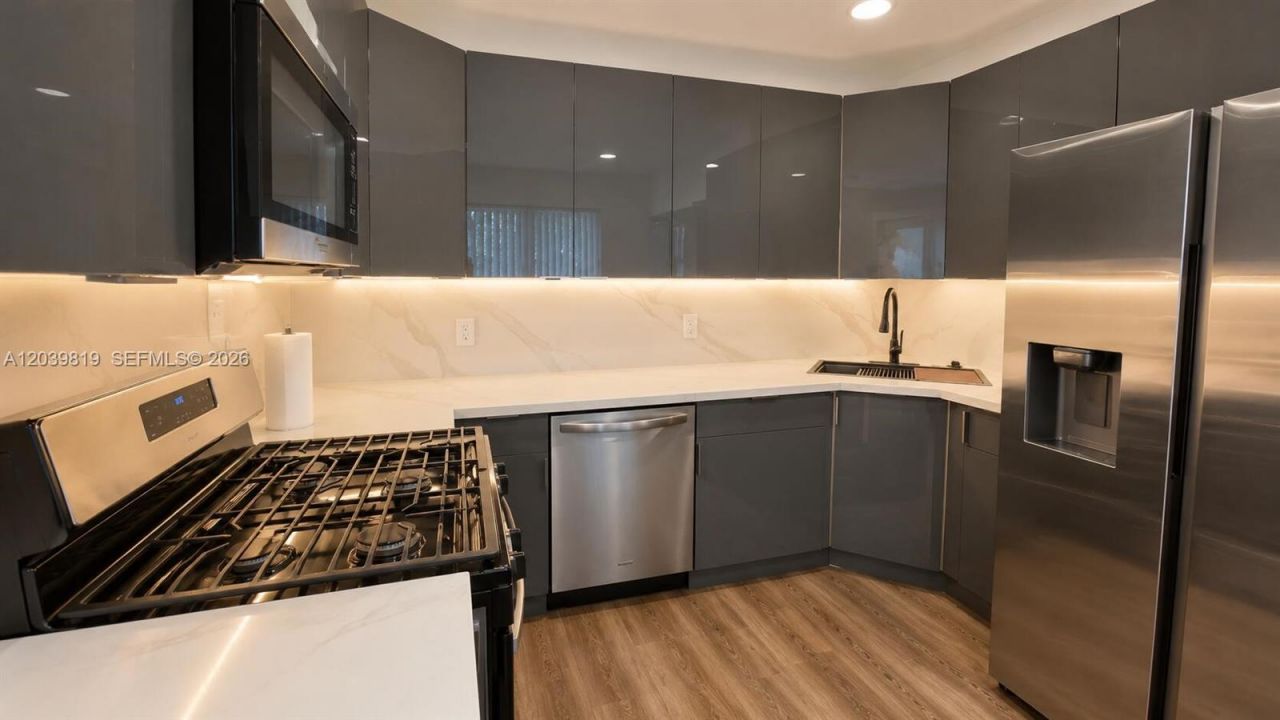 1155 Hayes St , Hollywood, FL 33019 Photo