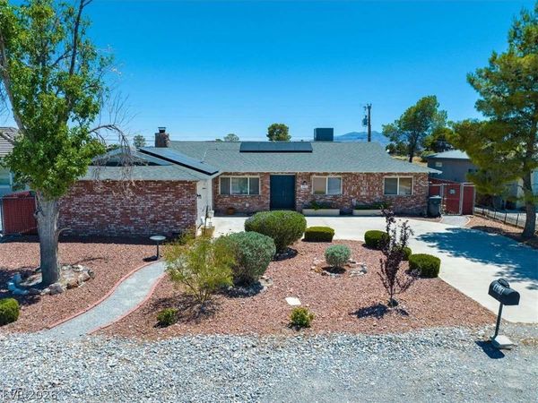 101 Comstock Street, Pahrump, NV 89048