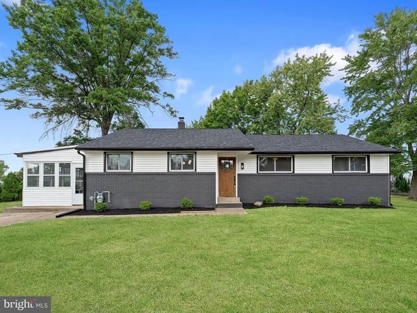 201 S GARDEN BOULEVARD, BEVERLY, NJ 08010