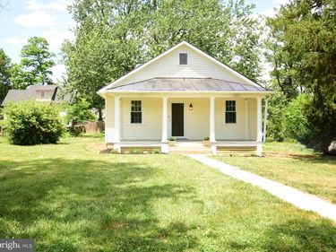 11 VIRGINIA AVENUE, BOYCE, VA 22620
