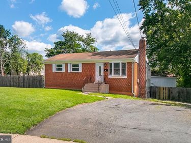 9802 LOMOND DRIVE , MANASSAS, VA 20109