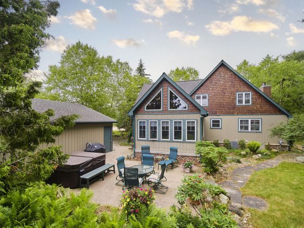 8792 S Greenway Street, Onekama, MI 49675