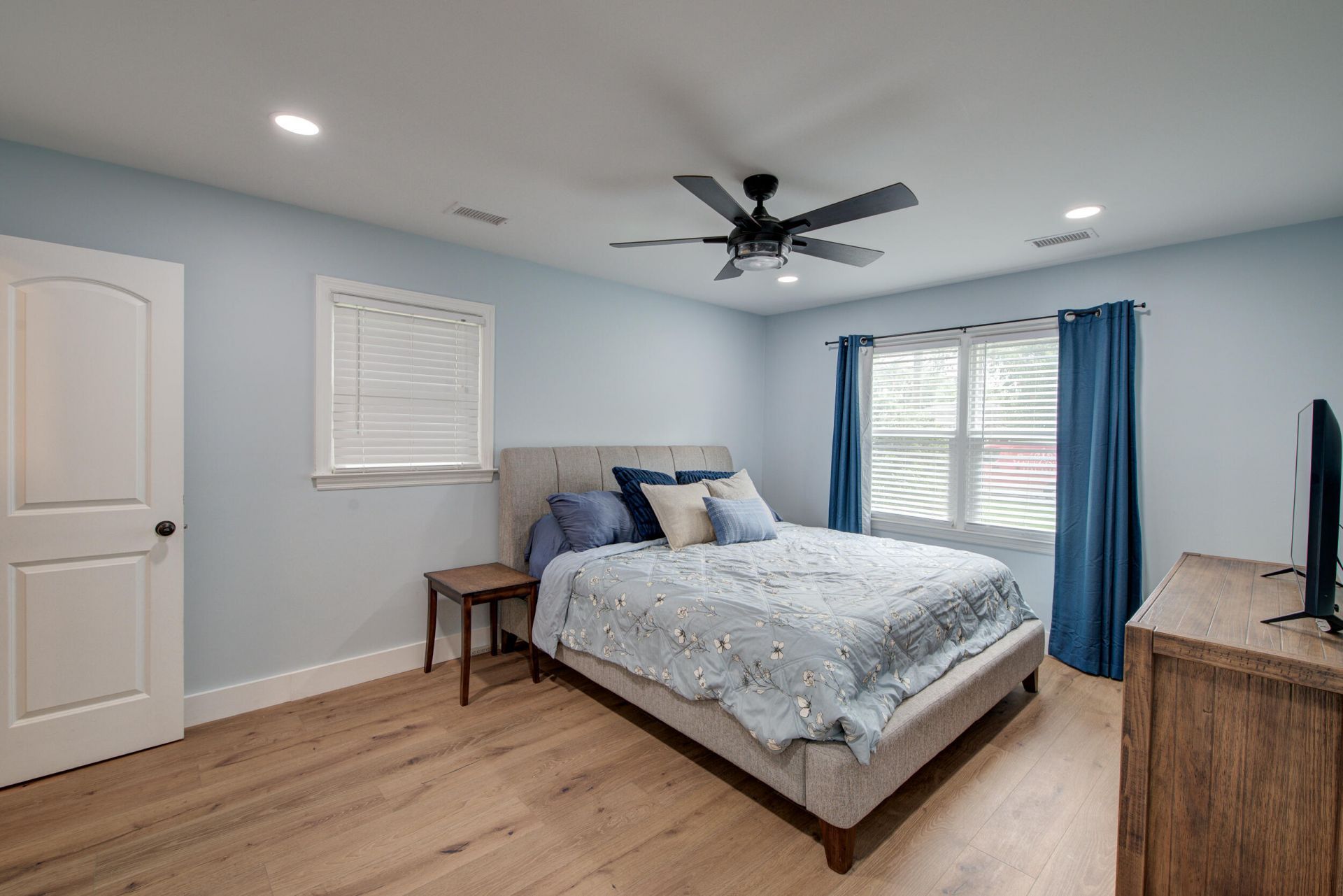 843 Trent Street Photo 13