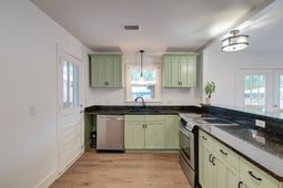 843 Trent Street photo 4