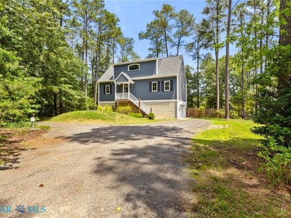 9283 Diane Avenue , Hayes, VA 23072