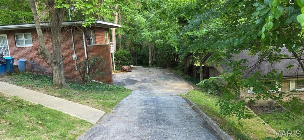 828 Willoway Avenue , East Alton, IL 62024 Main Photo