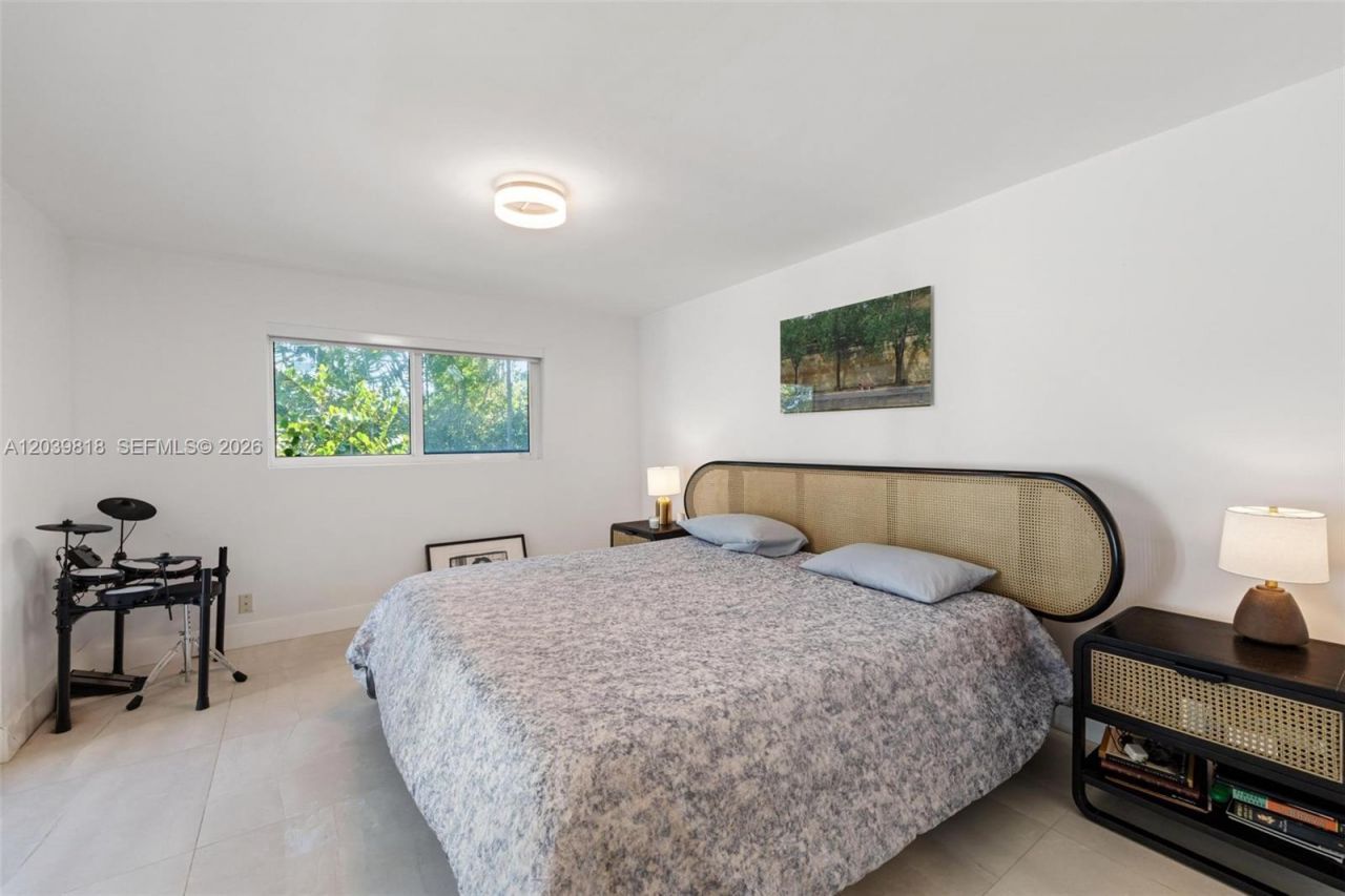 1014 Jefferson St , Hollywood, FL 33019 Photo