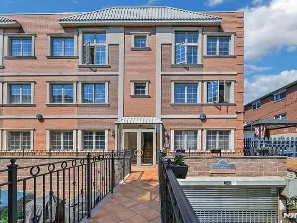 124 68th Street 206, Unit 206, GUTTENBERG, NJ 07093