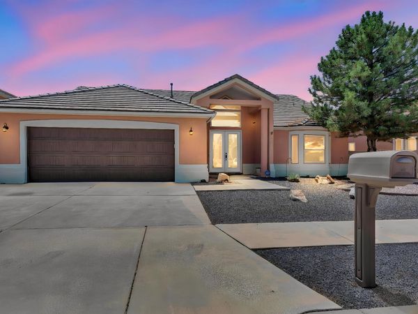 1001 Pinzon Street NW, Los Lunas, NM 87031