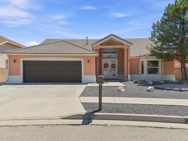 1001 Pinzon Street NW, Los Lunas, NM 87031