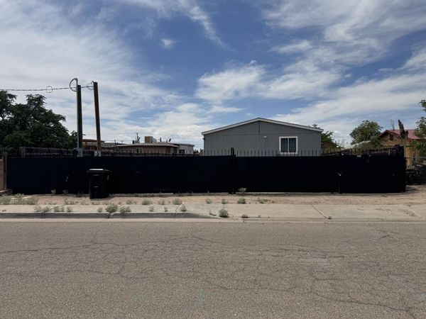 3927 3rd Street NW, Albuquerque, NM 87107