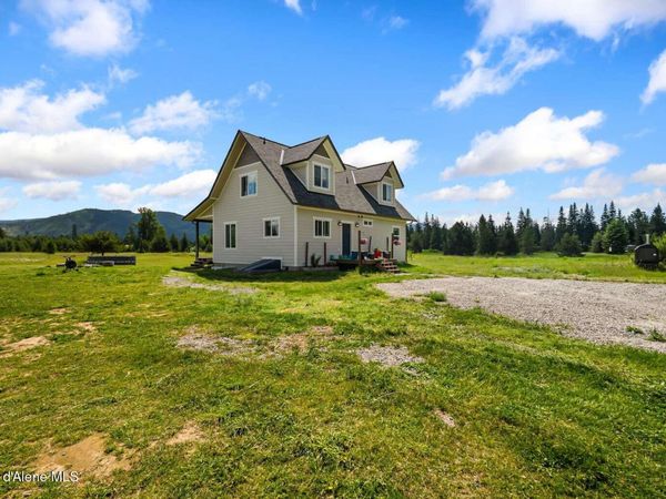 2301 Mc Arthur Lake Rd, Naples, ID 83847