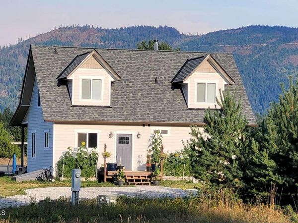 2301 Mc Arthur Lake Rd , Naples, ID 83847