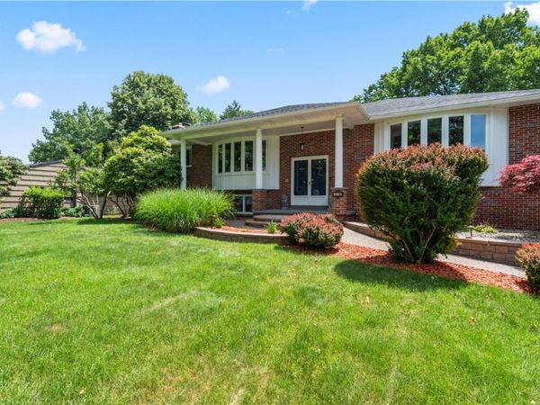 279 Parkview Dr, Rochester, NY 14625