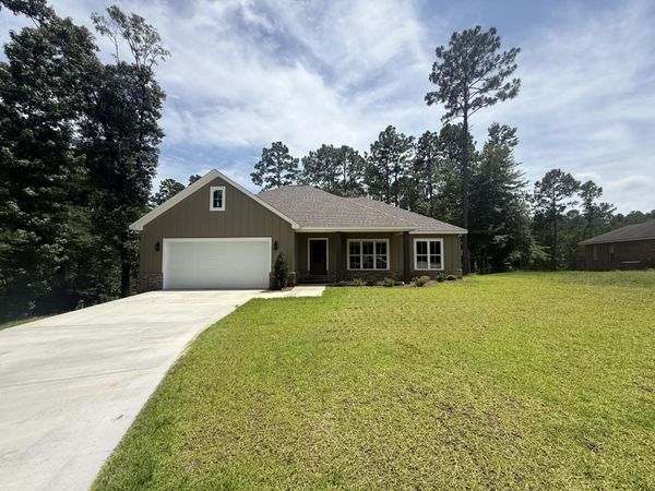 7 St Augustine Ave., Hattiesburg, MS 39402