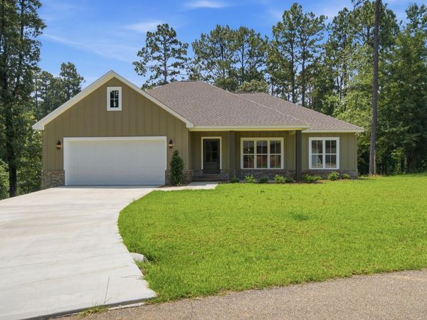 7 St Augustine Ave., Hattiesburg, MS 39402