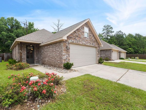 31 Riviera Dr., Hattiesburg, MS 39402