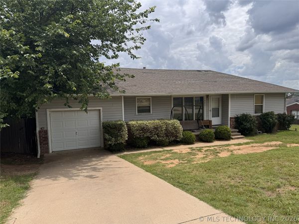 501 Washington Avenue , Sand Springs, OK 74063