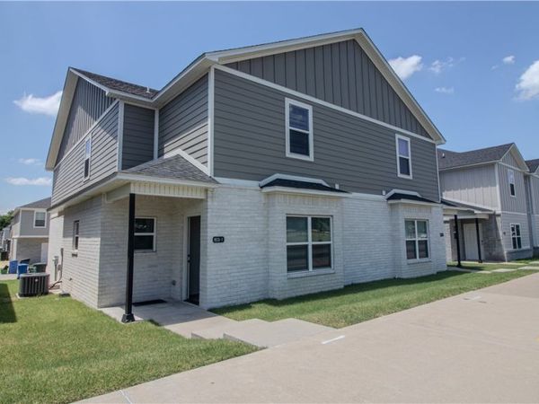 803 S Rupple Road, Unit 1, Fayetteville, AR 72704
