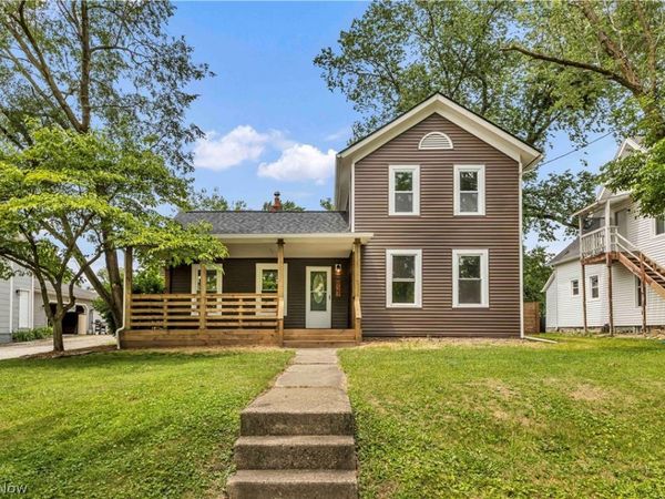 137 N Vine Street , Medina, OH 44256