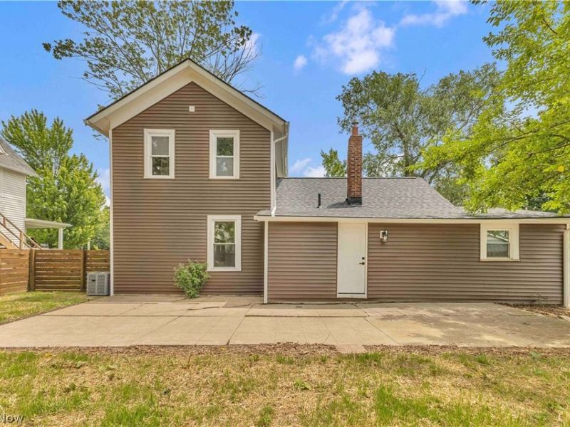 137 N Vine Street, Medina, OH 44256 Photo 5