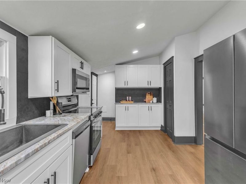 137 N Vine Street, Medina, OH 44256 Photo 9