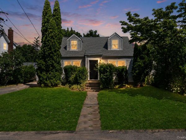 86 E 13th Street , South Huntington, NY 11746