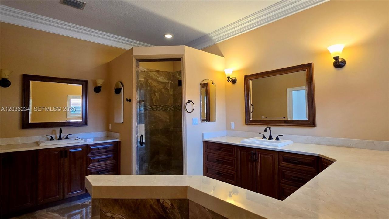 741 Tyler St , Hollywood, FL 33019 Photo