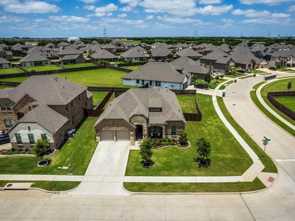 3660 Twin Pines Drive, Grand Prairie, TX 76065