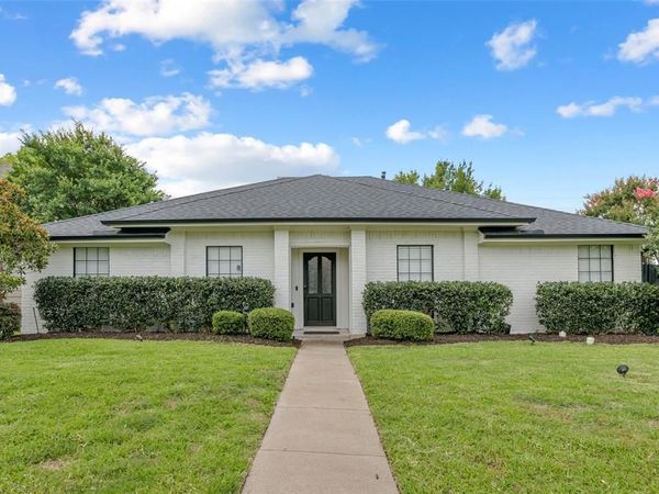 2600 Summertree Drive, Carrollton, TX 75006
