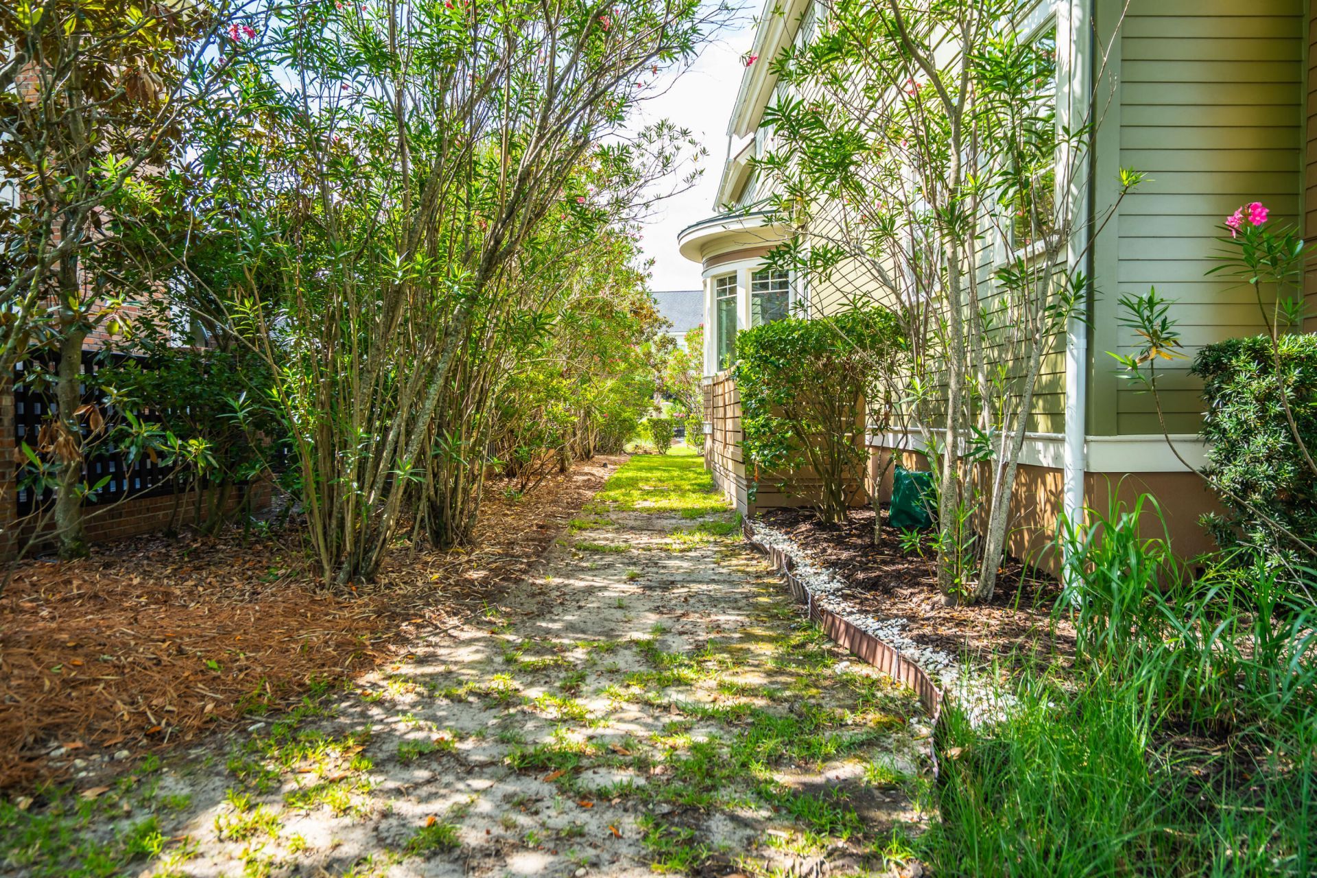 67 Delahow Street Photo 111
