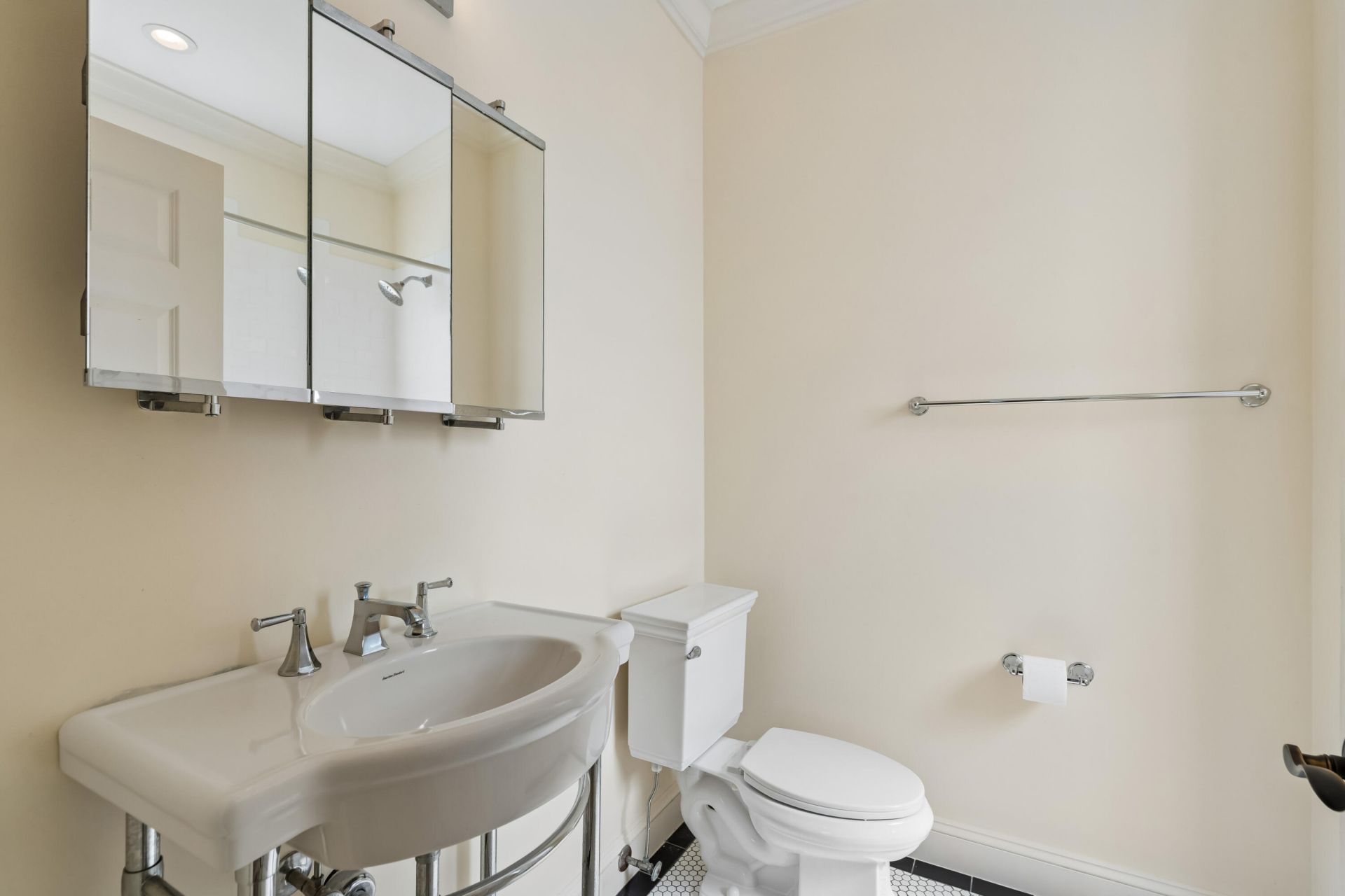 67 Delahow Street Photo 77