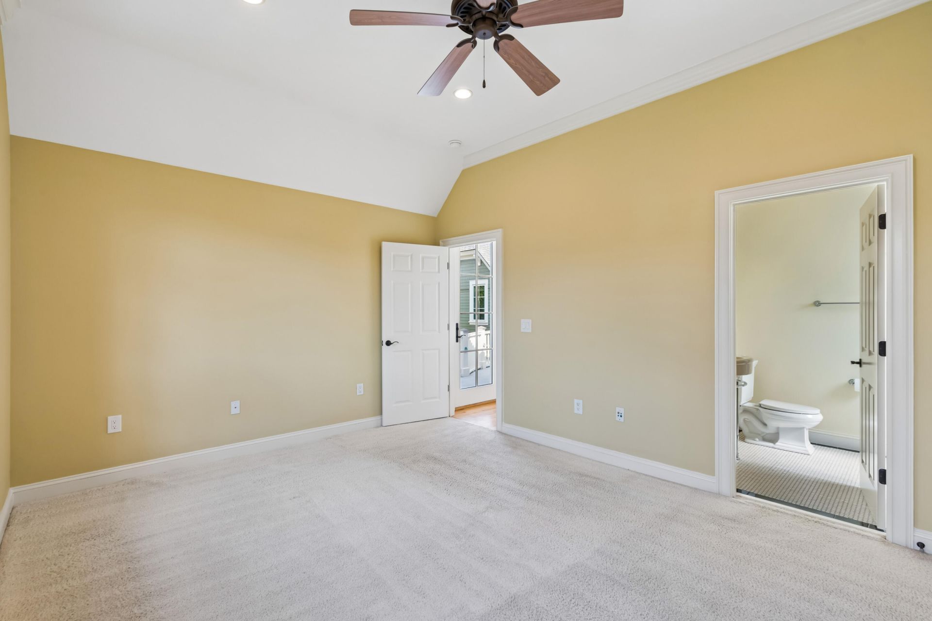 67 Delahow Street Photo 77