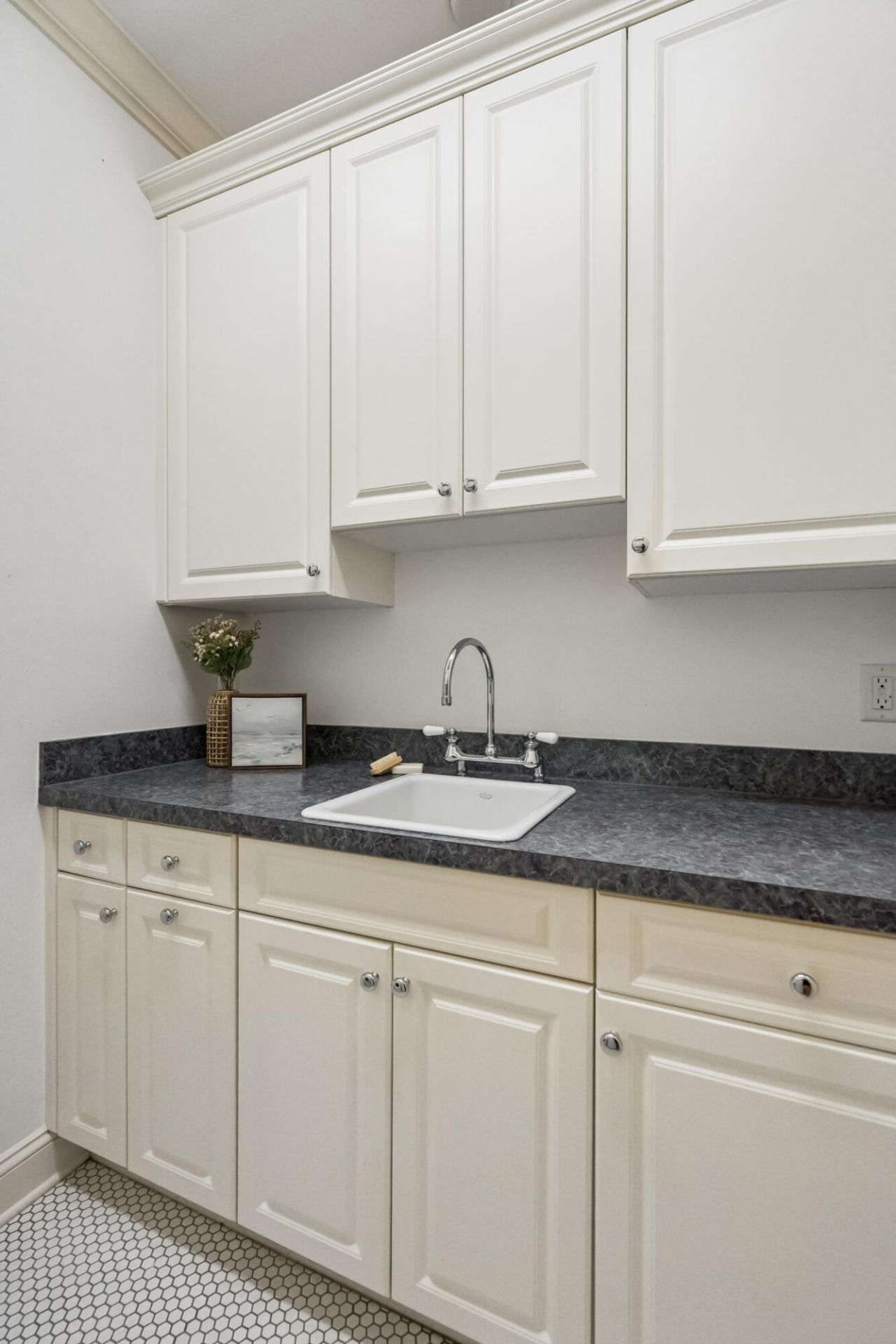 67 Delahow Street Photo 91